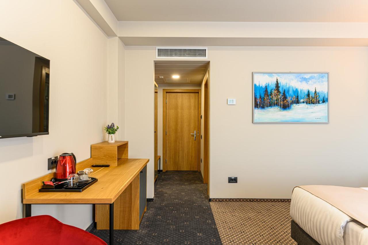 Hotel Dukat Gura Humorului Exterior photo